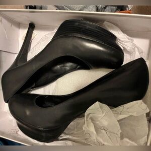 Jessica Simpson heels size 9